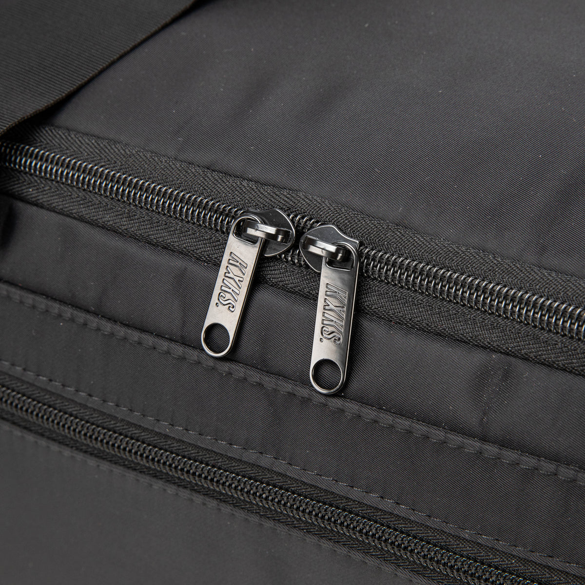 Originals Kicks Kase Duffle 40L (Black/Blue)