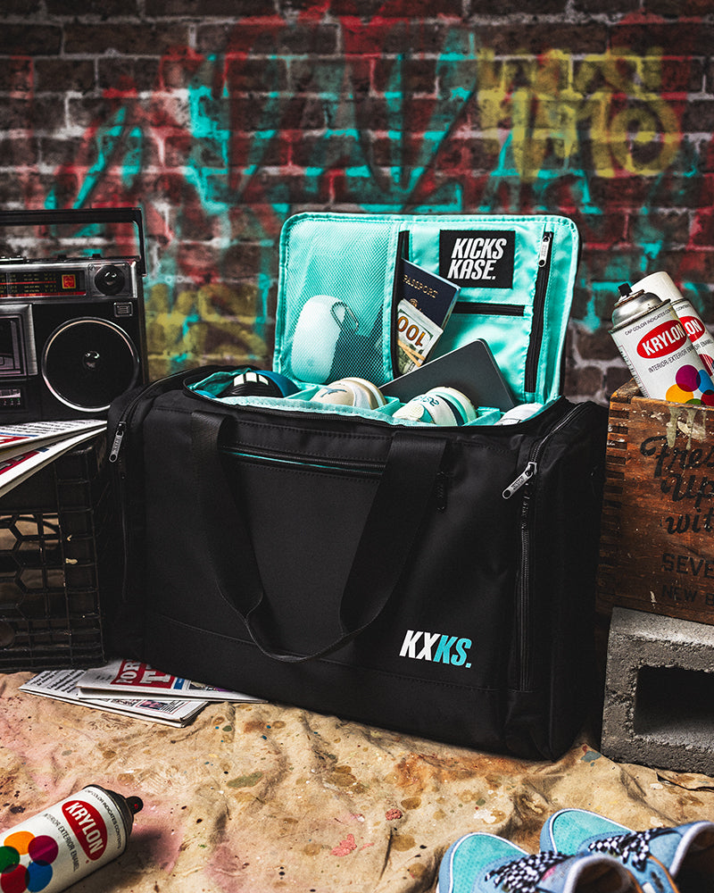 Originals Kicks Kase Duffle (Black/Aqua)